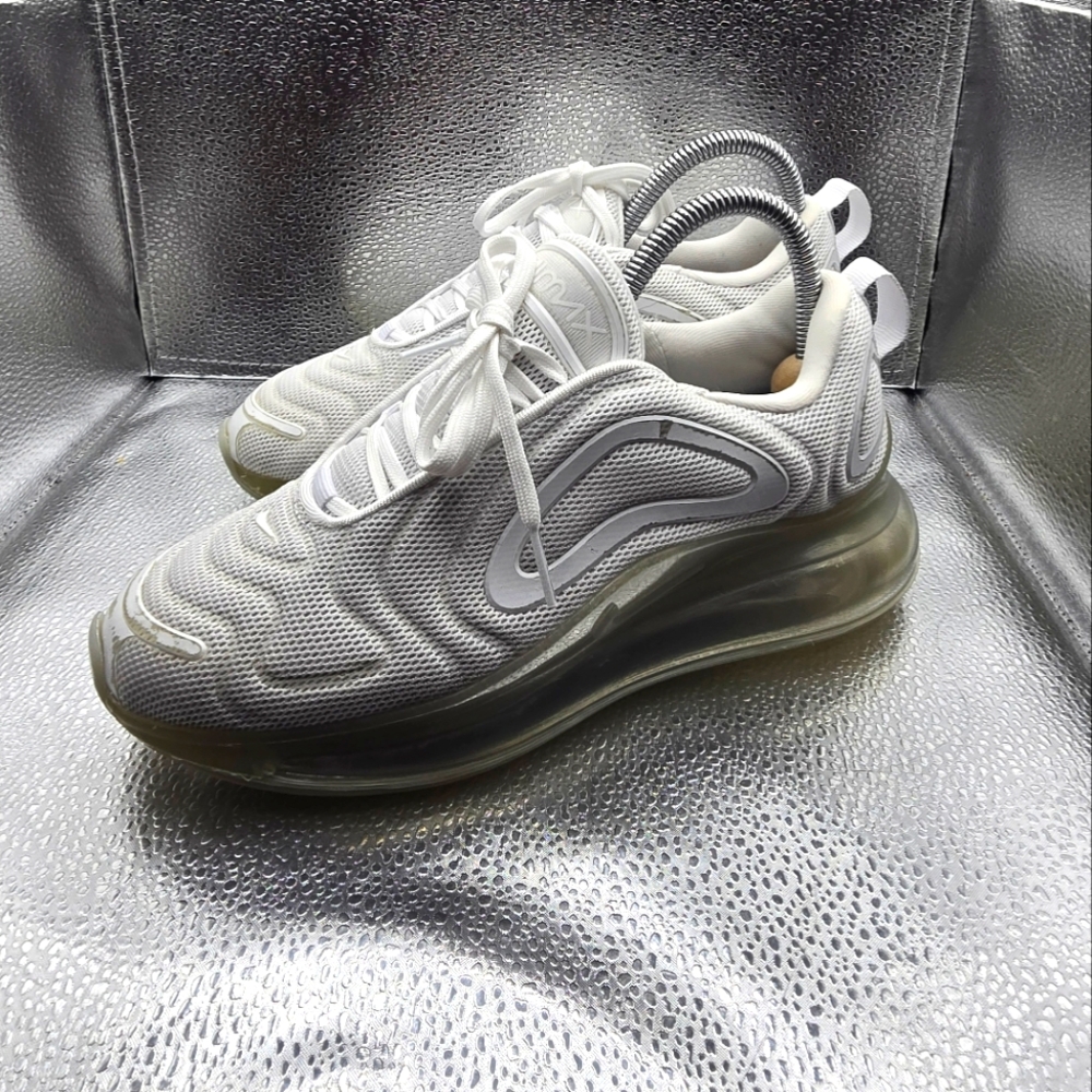 Nike Air Max 720 Size 7 woman